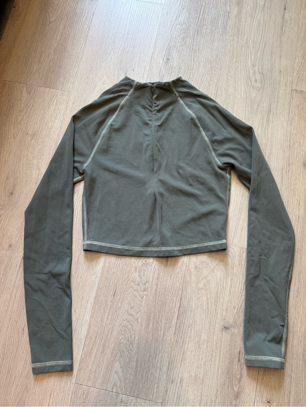 Aritzia Tna Women’s Long Sleeve Cropped Top - Olive Green